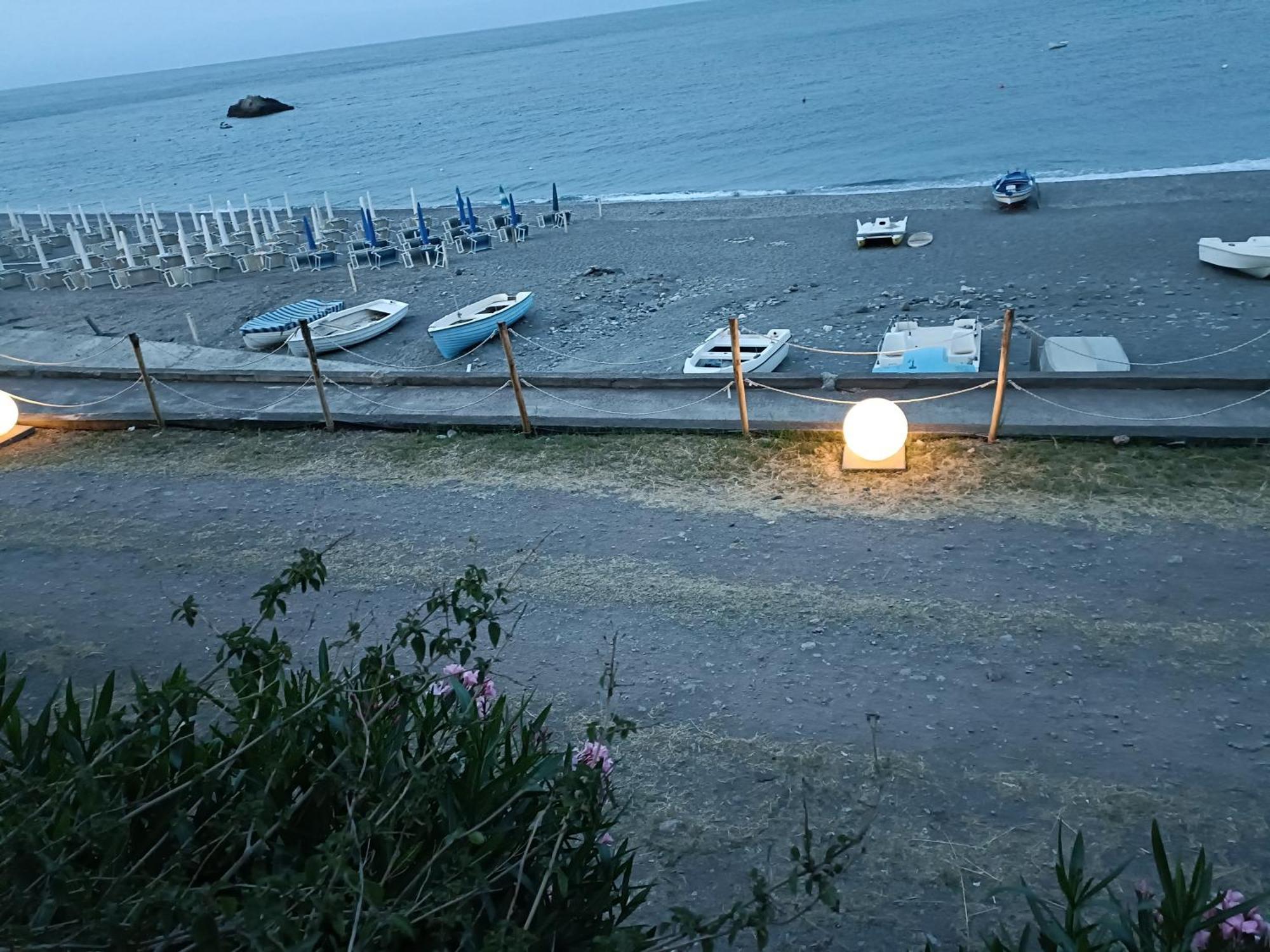 Casa Vacanze Margarita SantʼAlessio Siculo エクステリア 写真